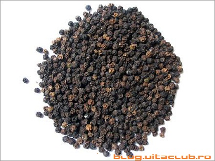 piperul negru-black pepper-antioxidant, bogat in vitamine, cupru,magneziu, potasiu,fier,arde grasimile